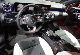 国产车内装饰视频素材,匠心独运，时尚与舒适的完美融合